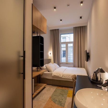 Hop Inn Rooms & Suites Belgrade Exterior photo