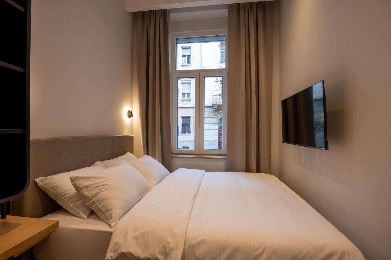 Hop Inn Rooms & Suites Belgrade Exterior photo