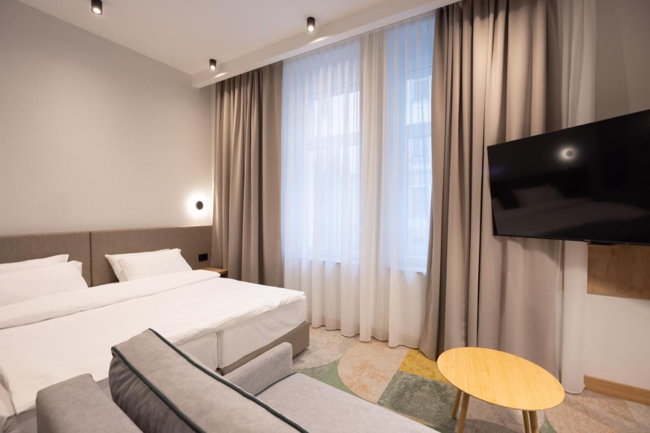 Hop Inn Rooms & Suites Belgrade Exterior photo