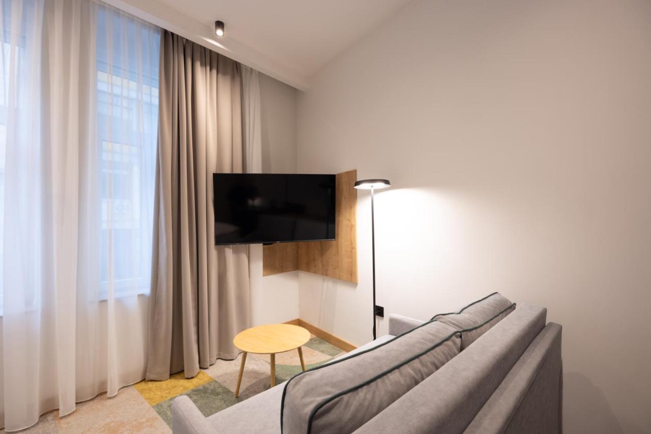 Hop Inn Rooms & Suites Belgrade Exterior photo