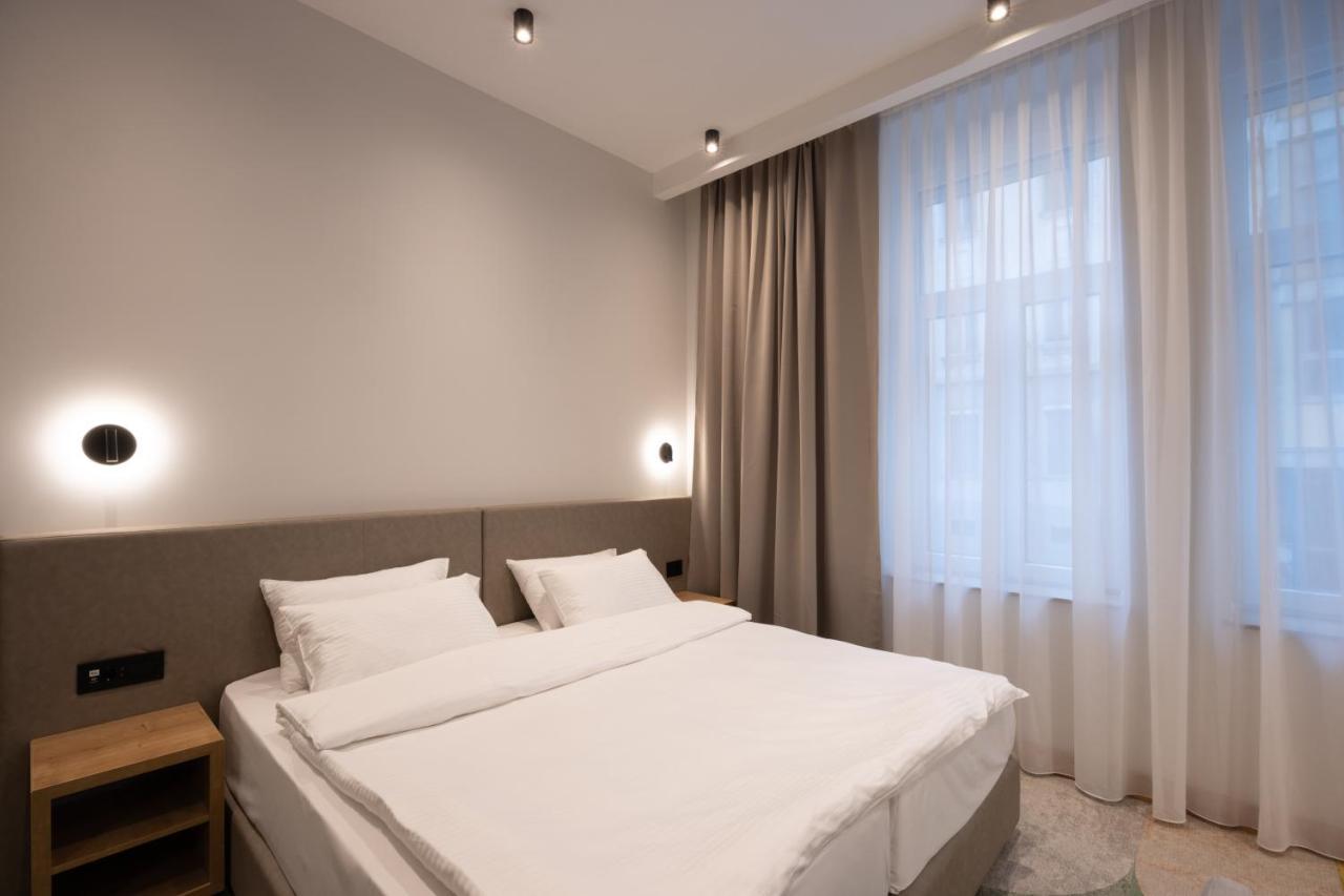 Hop Inn Rooms & Suites Belgrade Exterior photo