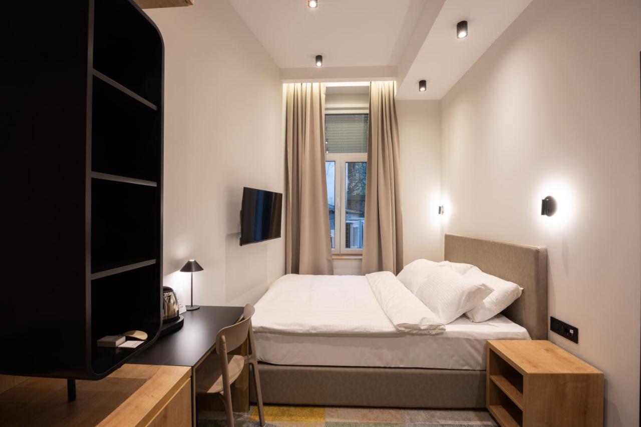Hop Inn Rooms & Suites Belgrade Exterior photo