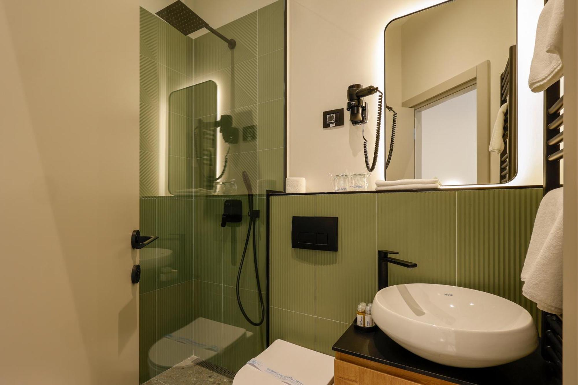 Hop Inn Rooms & Suites Belgrade Exterior photo