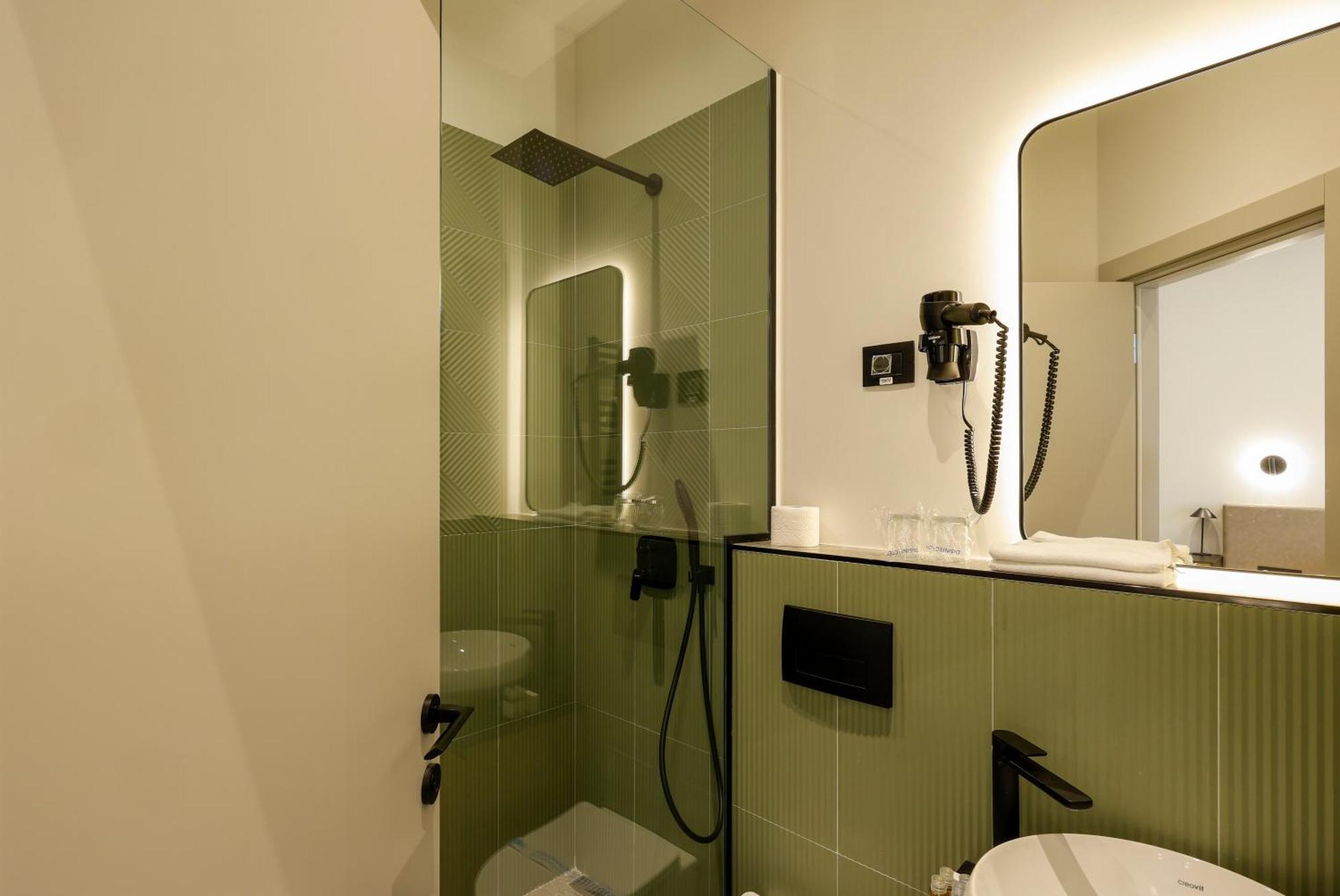 Hop Inn Rooms & Suites Belgrade Exterior photo