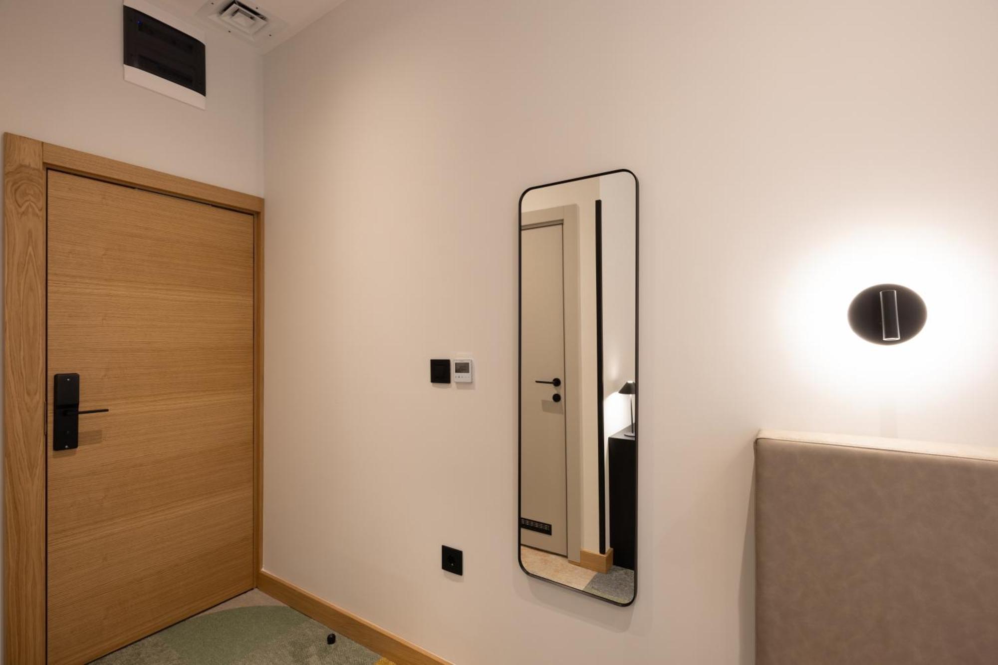 Hop Inn Rooms & Suites Belgrade Exterior photo